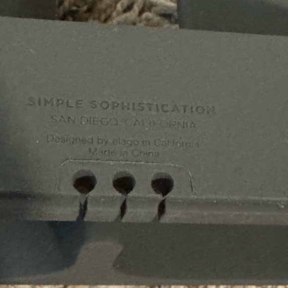 elago 3 in 1 Charging Station for Apple Products - Picture 3 of 8